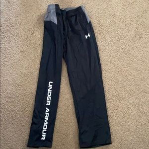 UA boys pants medium